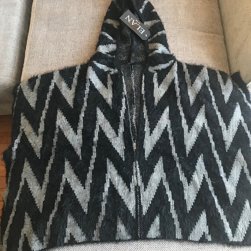 {Elan} black/grey CHEVRON print PONCHO NWT